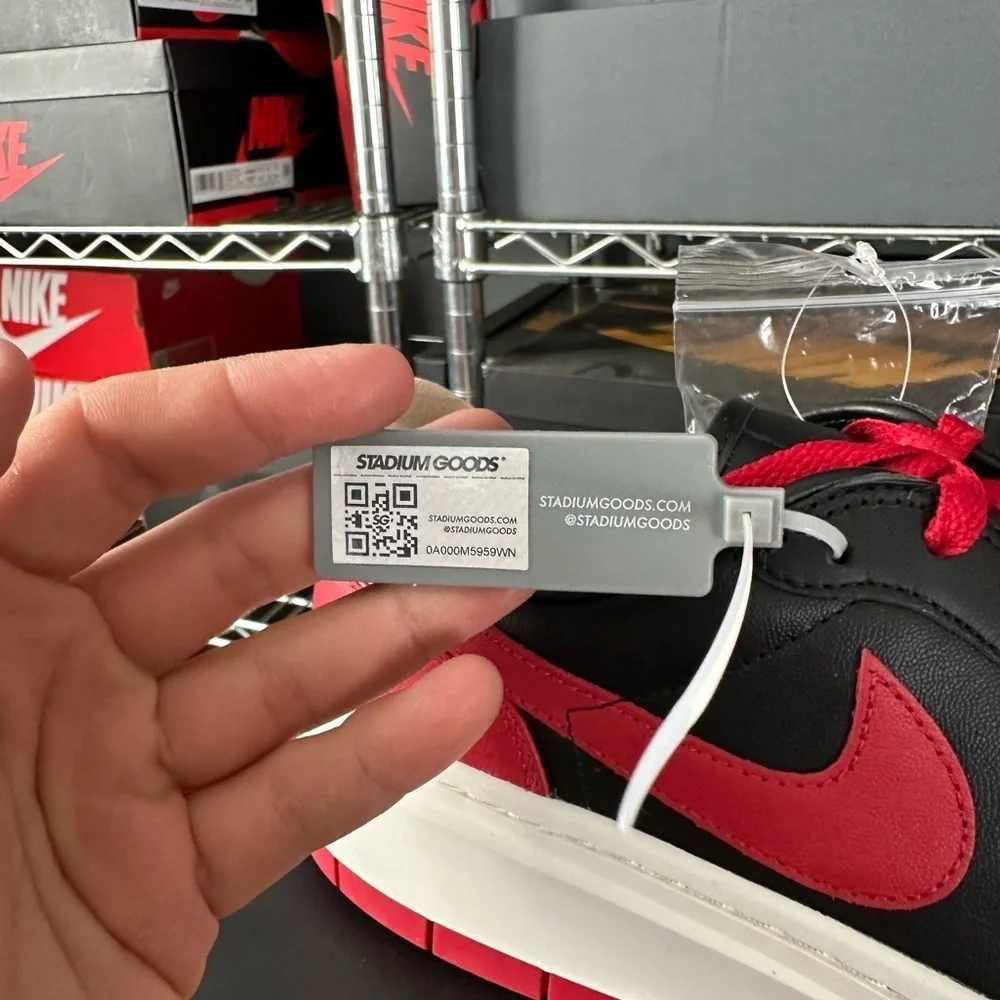 Jordan 1 low OG bred